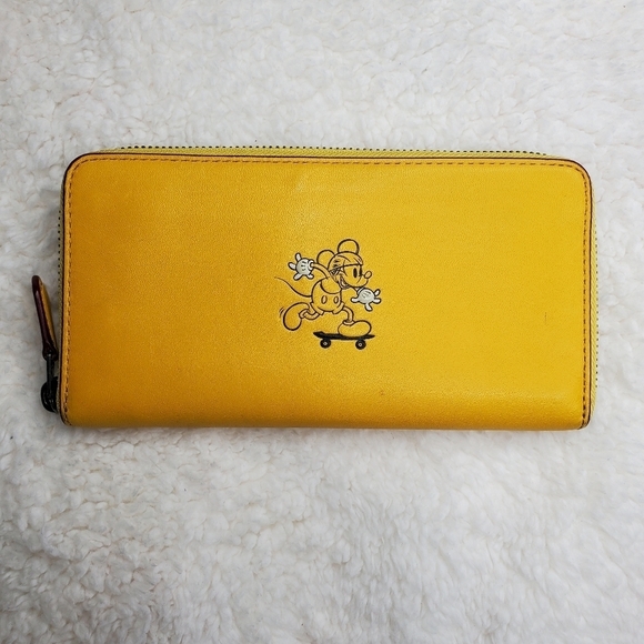 Disney x Coach Mickey Mouse Skateboard Yellow Leather Accordion Zip Wall… - Picture 5 of 16